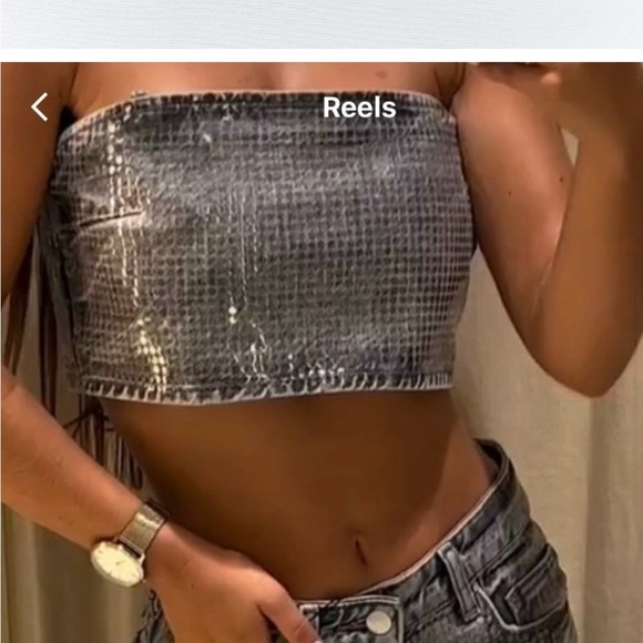 NWT ZARA TRF SEQUINNED FOIL
DENIM CROP TOP SIZE M
🚨 FINAL PRICE NO ACCEPT OFFERS - Picture 5 of 14